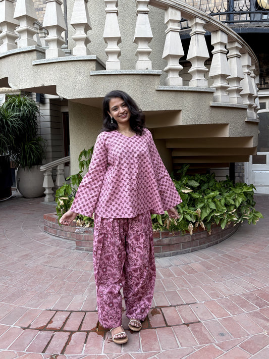 Geet Farshi Kurta Set