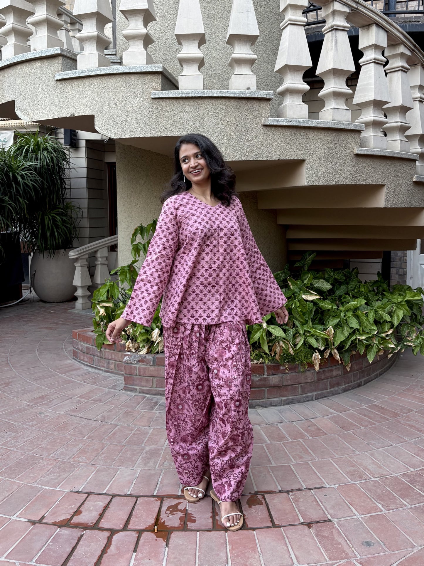 Geet Farshi Kurta Set