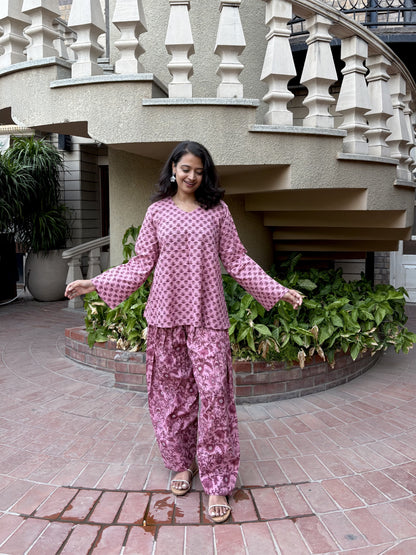 Geet Farshi Kurta Set